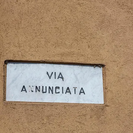 Ora *